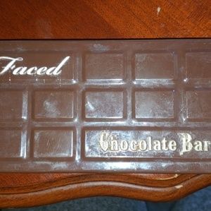 Too faced chocolate palette
